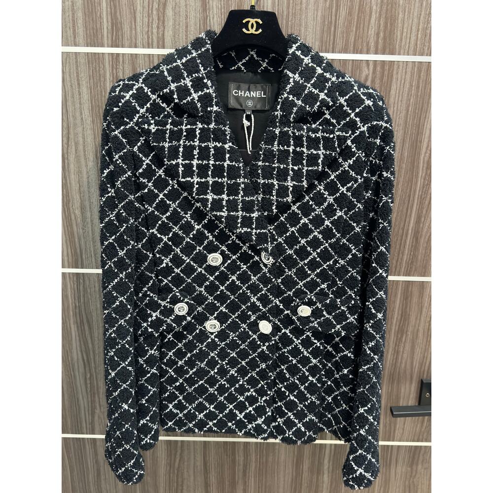 *AUTHENTIC* CHANEL - 2019C La Pausa Tweed Jacket, Black/White, Size 44